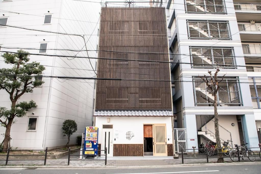 Funhouse-To North Umeda Guestresidence Osaka Exterior foto