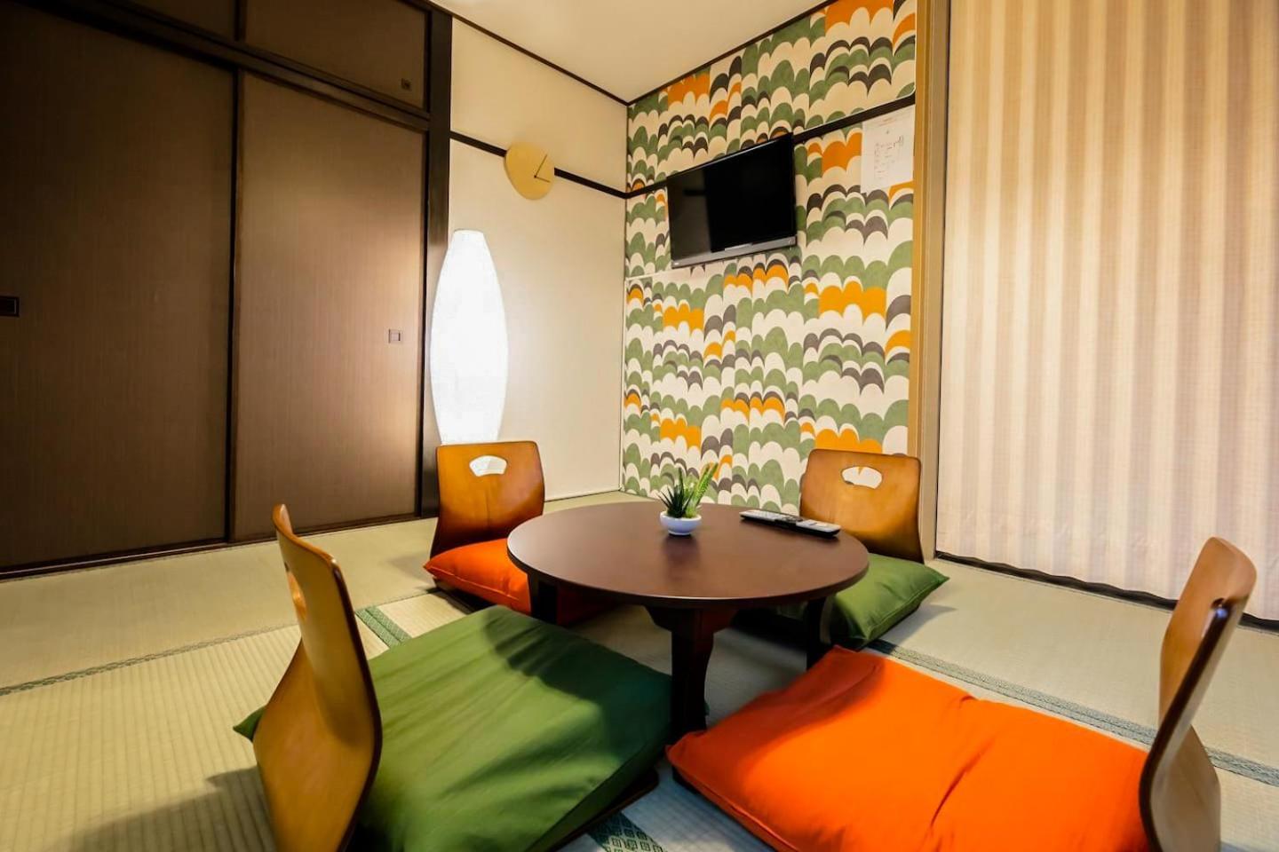 Funhouse-To North Umeda Guestresidence Osaka Habitación foto